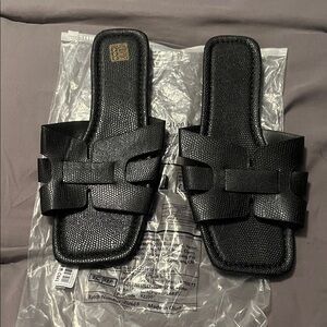 Black Textured Women’s Sandals